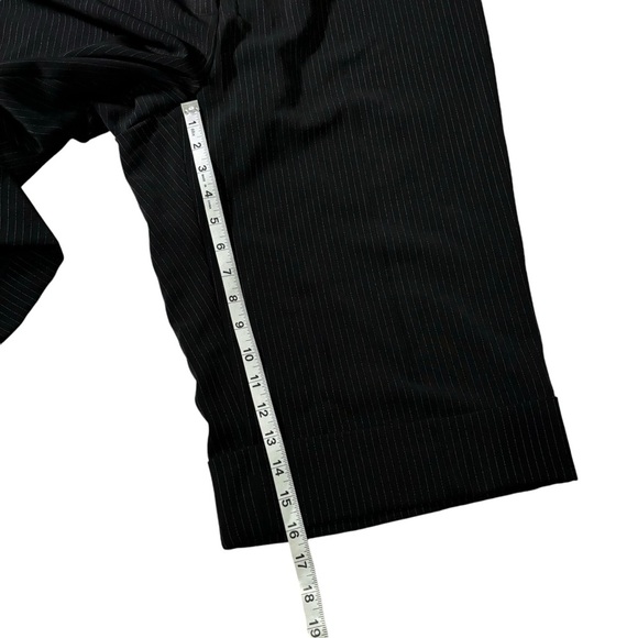 NWT Larry Levine Woman Stretch Pinstripe City Shorts Dress Up Going Out Size 20W - Picture 15 of 16